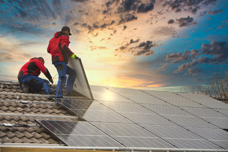 Panneaux solaires : tout ce que vous pouvez encore toucher comme aides en 2025