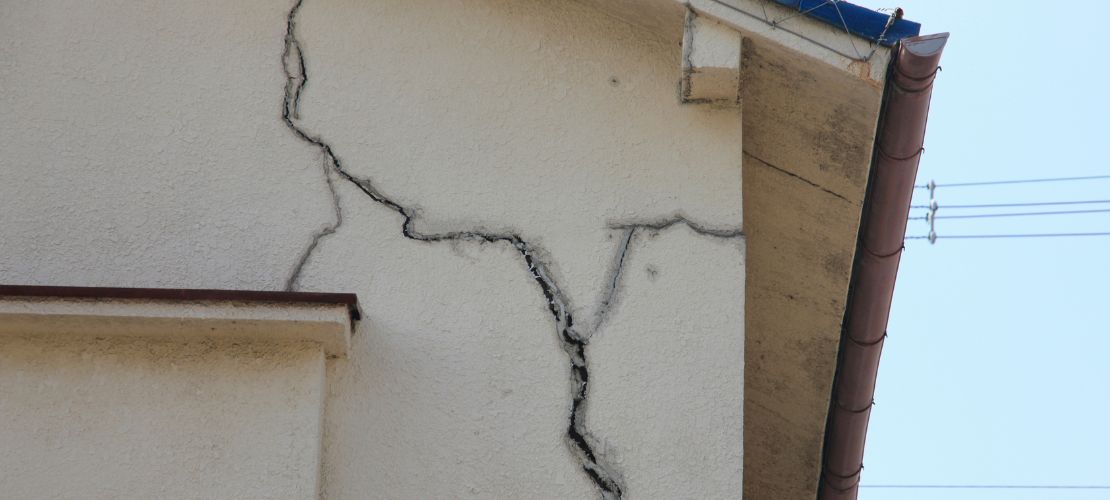 Fissures maison : comment les identifier et les réparer ?