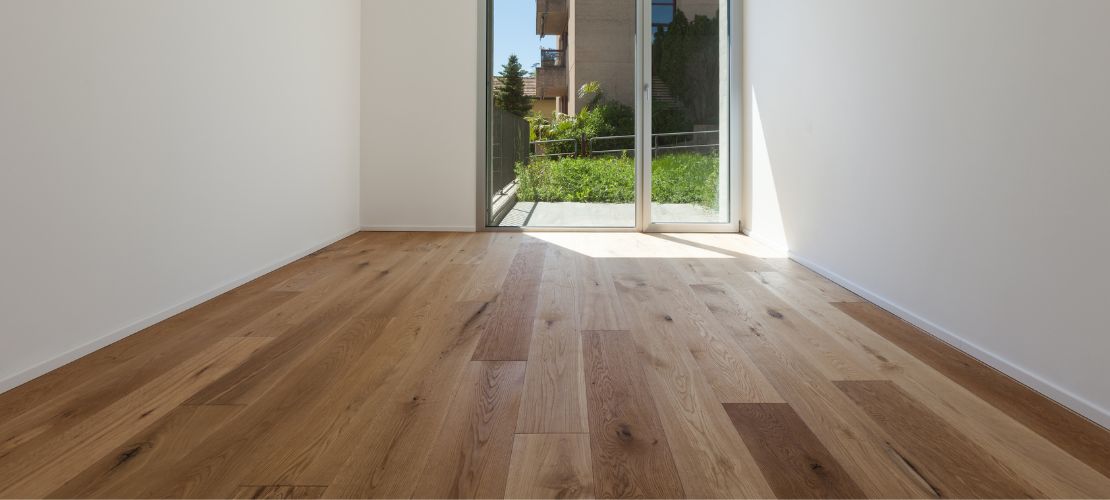 Le parquet massif doit être nettoyé de temps en temps
