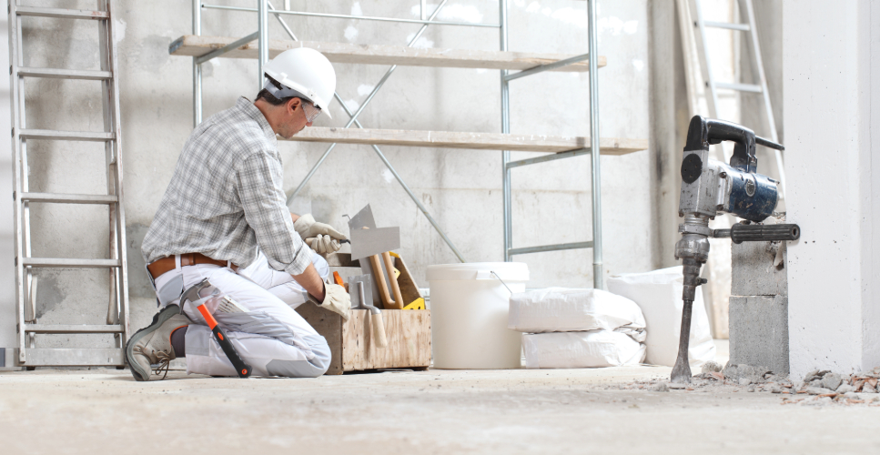 Tarifs artisans : combien coûte la main-d'œuvre bâtiment en 2025 ?